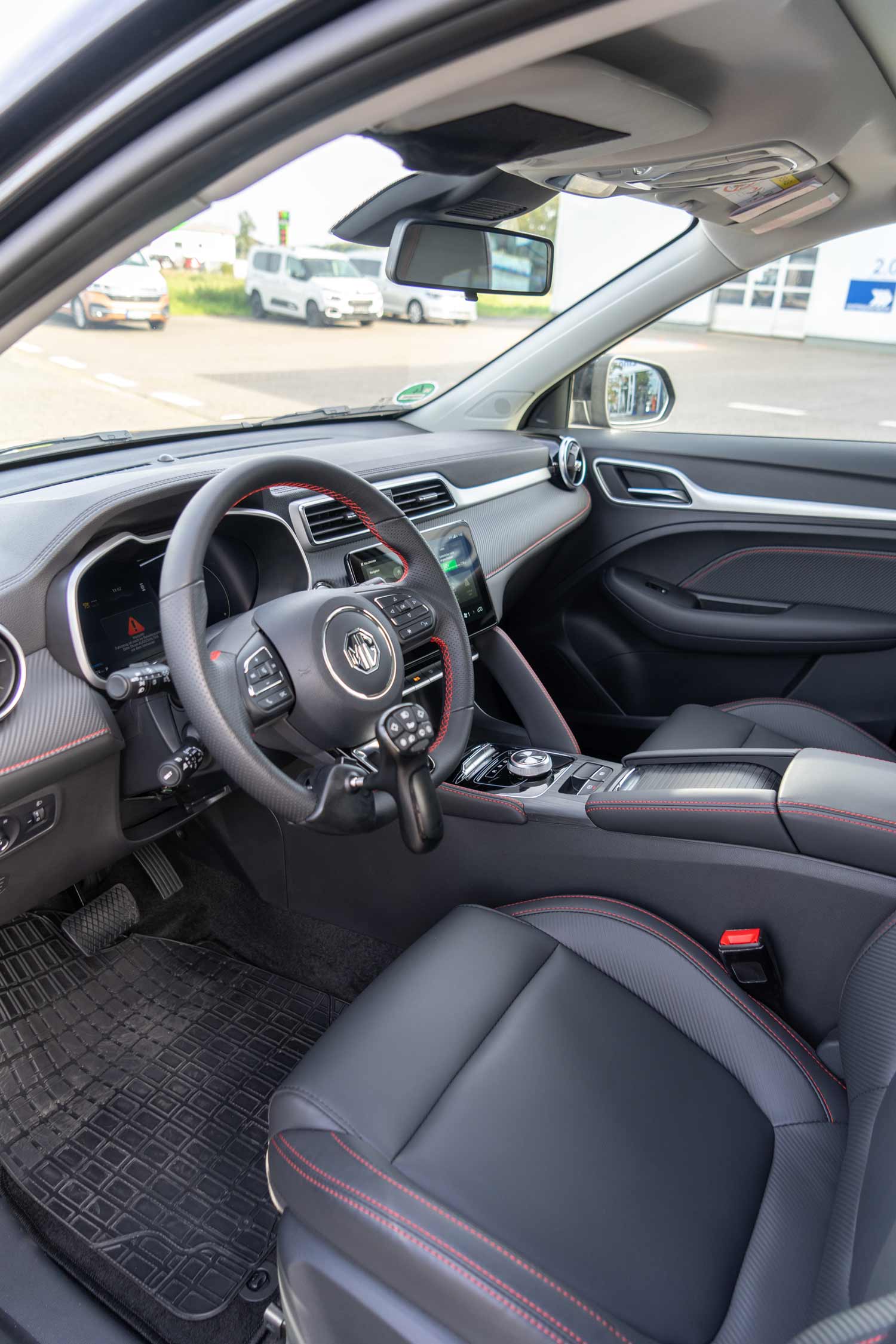 Behindertengerechtes MG ZS EV SUV