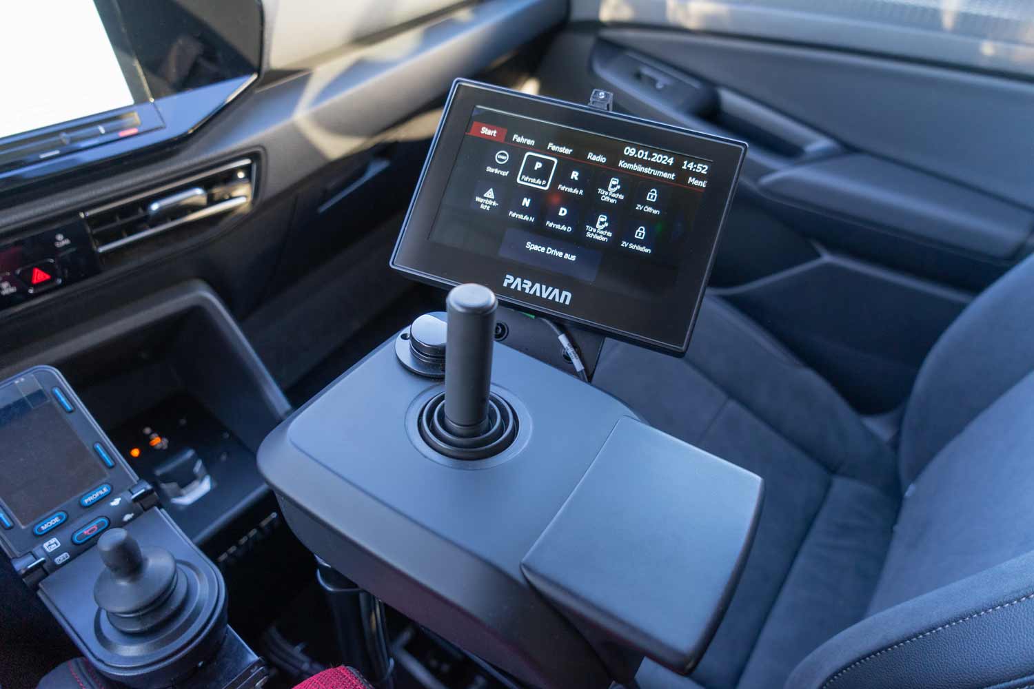 Volkswagen Caddy 5 mit Seiteneinstieg, Paravan, Sodermanns