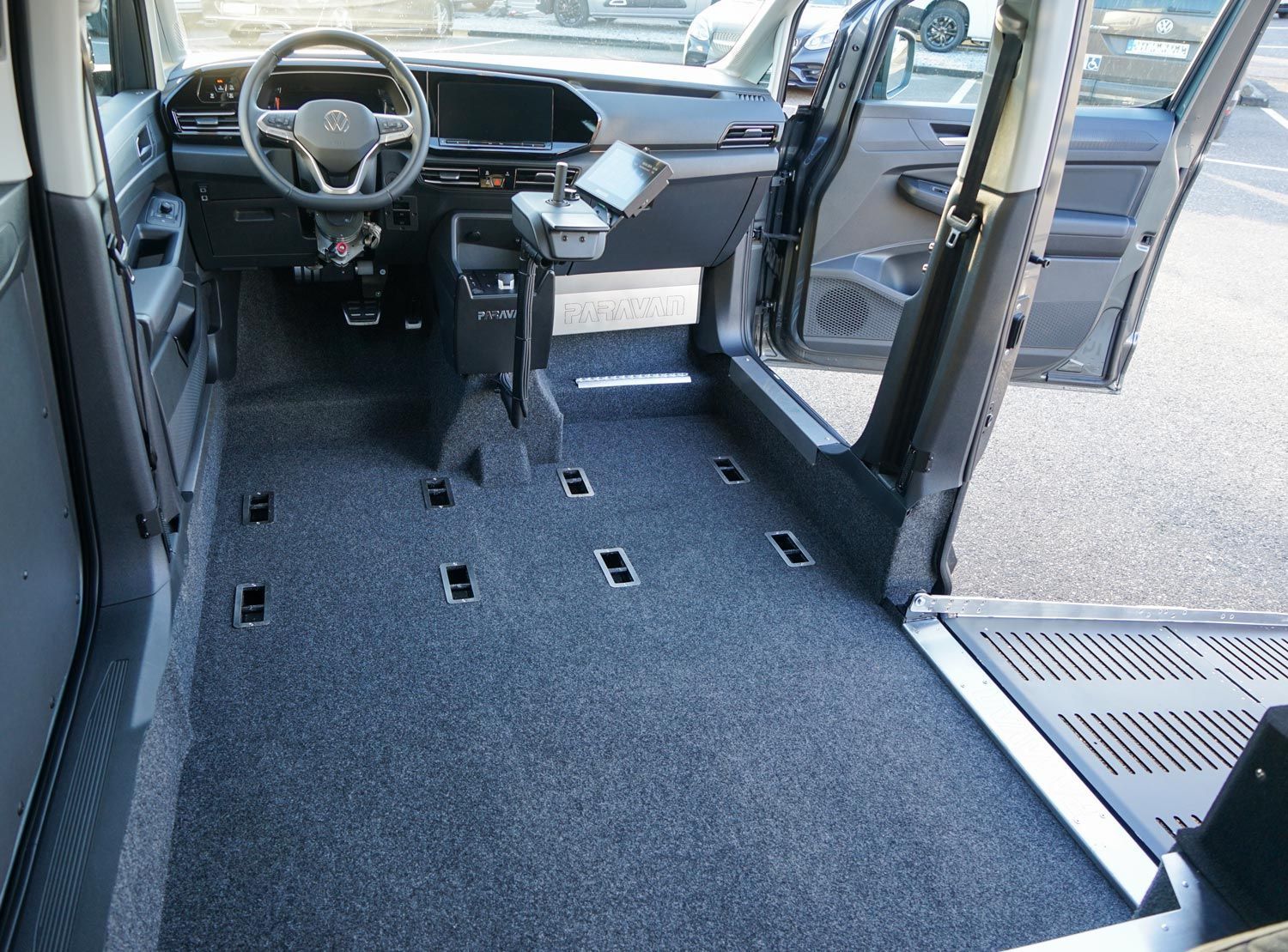 Volkswagen Caddy 5 mit Seiteneinstieg, Paravan, Sodermanns