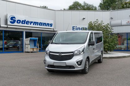 Behindertengerechter Opel Vivaro, Beifahrerumbau 