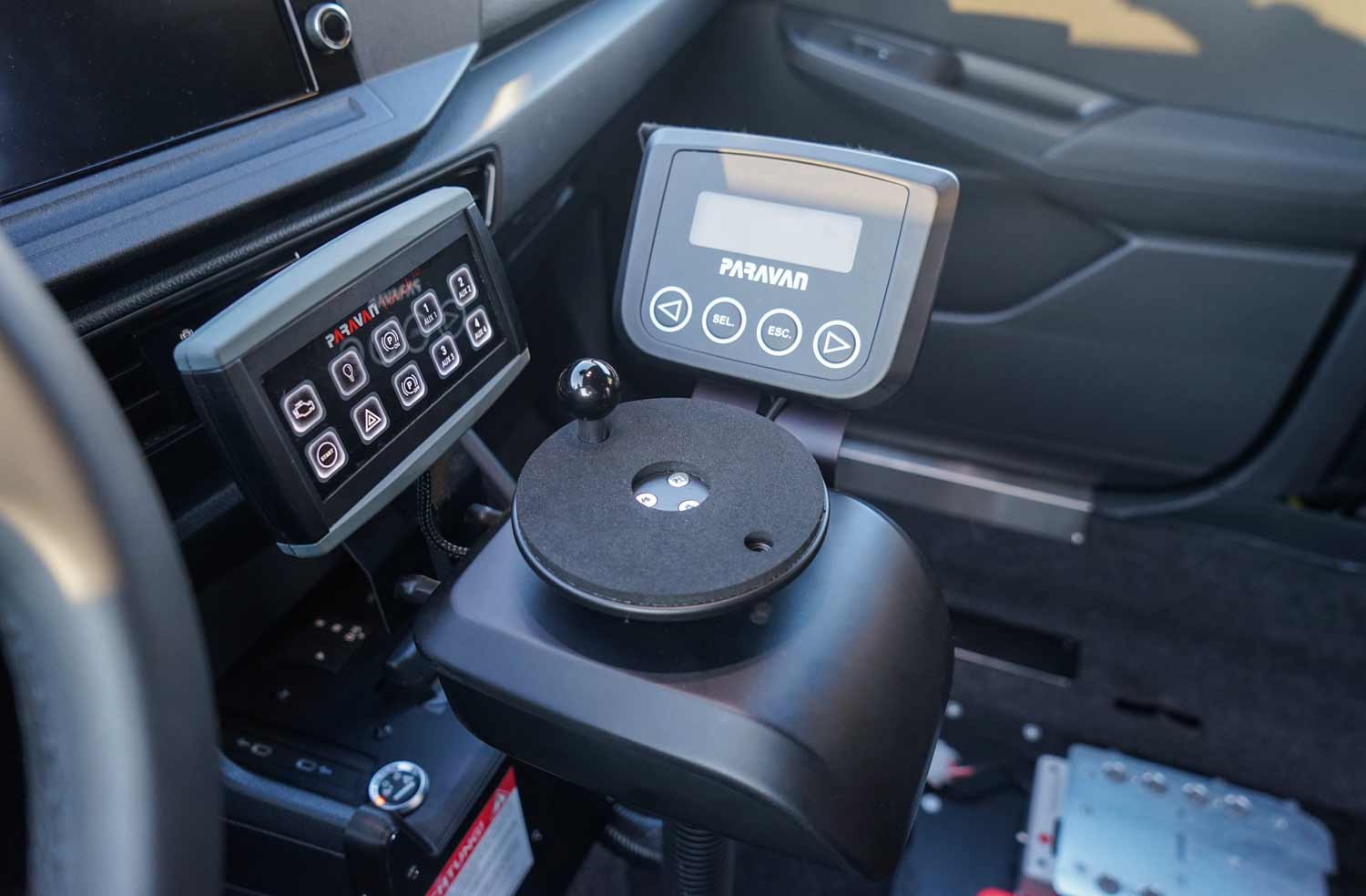 Behindertengerechter Volkswagen Caddy 5 Minilenkrad, Space Drive, Dockingstation, Rutschbrett, Rampe, Dreh- Klappsitze