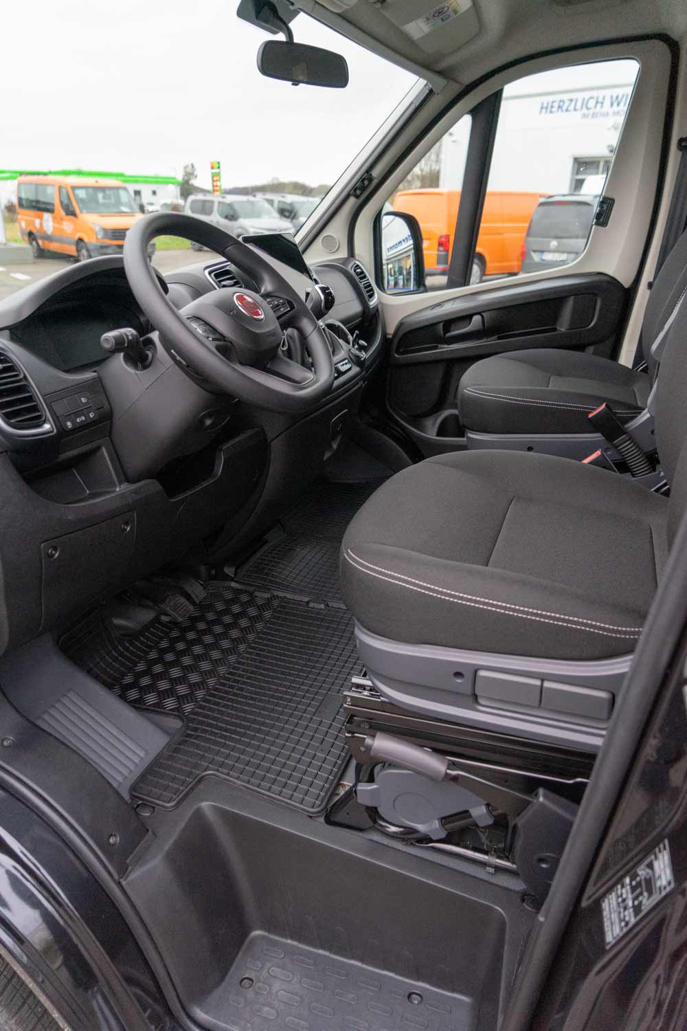 Camperausbau, behindertengerecht, barrierefrei, Camping mit Handicap, Fiat Ducato, vom Kastenwagen zum Camper, Sodermanns