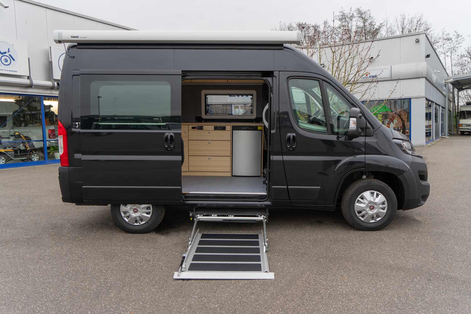 Camperausbau, behindertengerecht, barrierefrei, Camping mit Handicap, Fiat Ducato, vom Kastenwagen zum Camper, Sodermanns