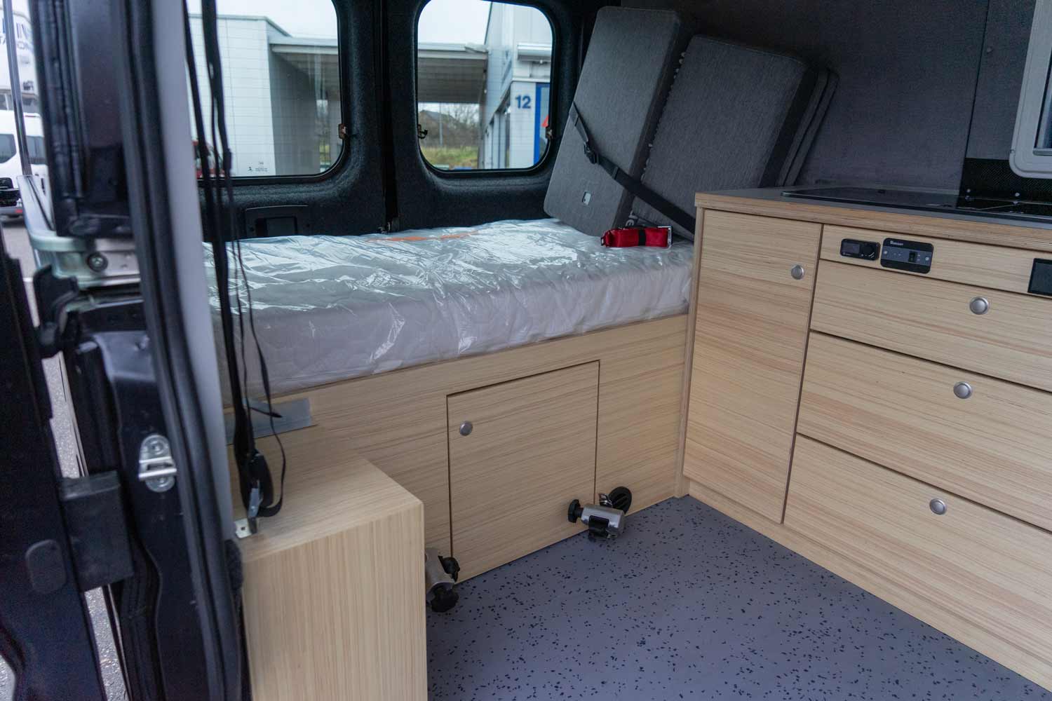 Camperausbau, behindertengerecht, barrierefrei, Camping mit Handicap, Fiat Ducato, vom Kastenwagen zum Camper, Sodermanns