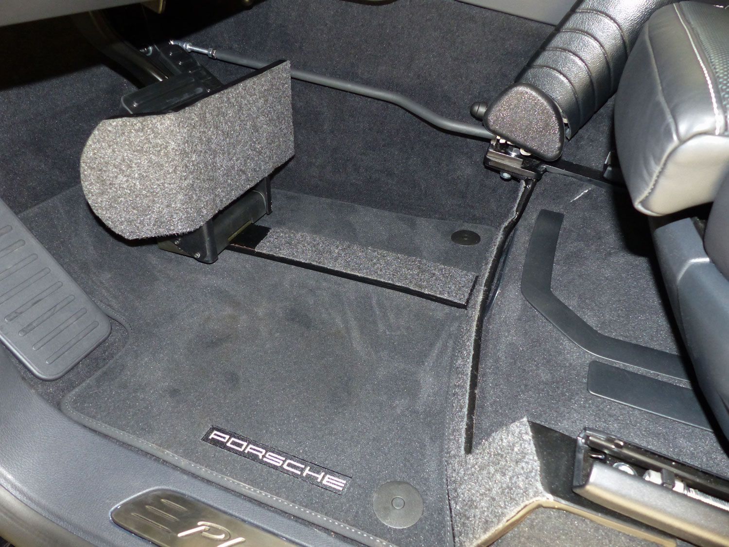 Behindertengerechter Porsche Cayenne Gasring, Fußpedal