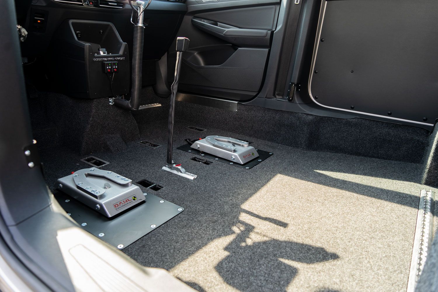 Behindertengerechter Volkswagen Caddy 5, Heckeinstieg, elektrische Rampe, Space Drive, Bodenbegradigung, Docking Station, Kamera, Elektrische Sonnenblende