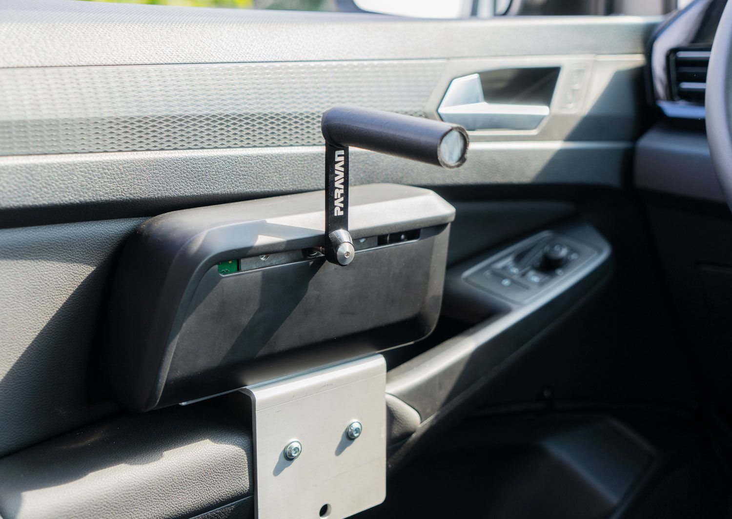 Behindertengerechter Volkswagen Caddy 5, Heckeinstieg, elektrische Rampe, Space Drive, Bodenbegradigung, Docking Station, Kamera, Elektrische Sonnenblende