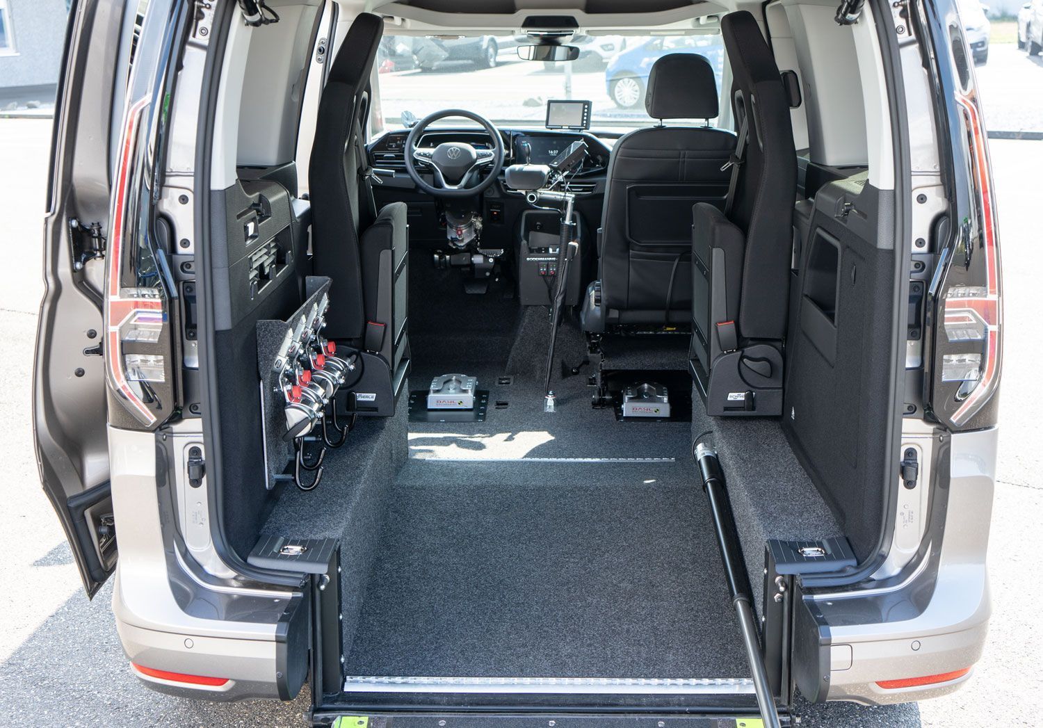 Behindertengerechter Volkswagen Caddy 5, Heckeinstieg, elektrische Rampe, Space Drive, Bodenbegradigung, Docking Station, Kamera, Elektrische Sonnenblende