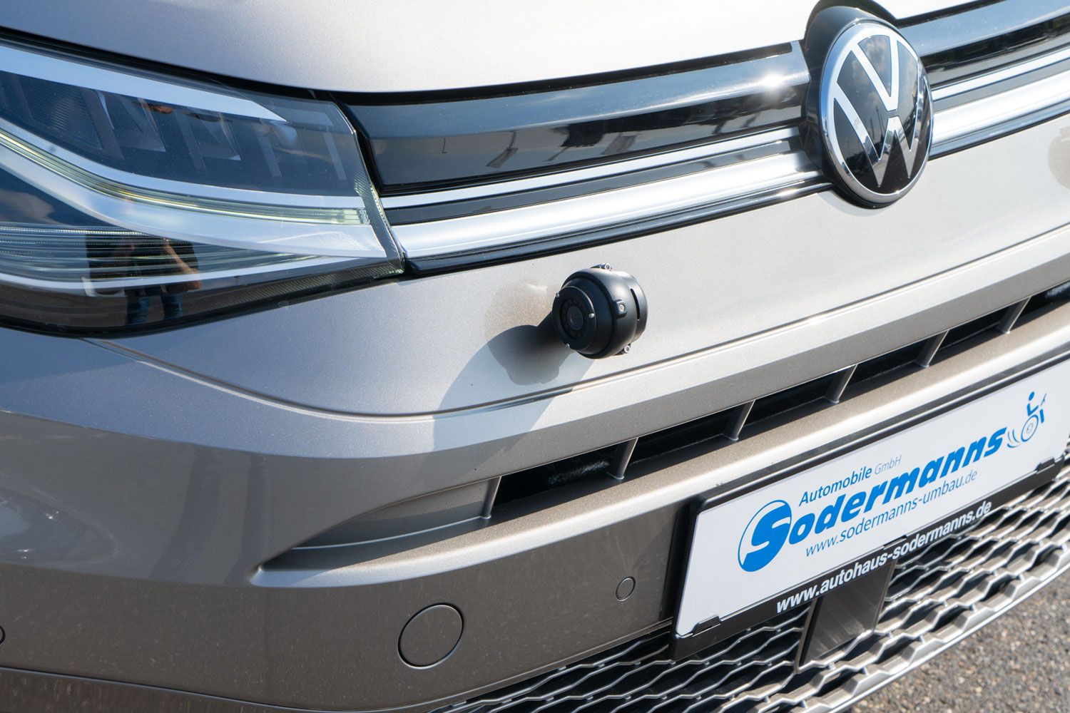 Behindertengerechter Volkswagen Caddy 5, Heckeinstieg, elektrische Rampe, Space Drive, Bodenbegradigung, Docking Station, Kamera, Elektrische Sonnenblende