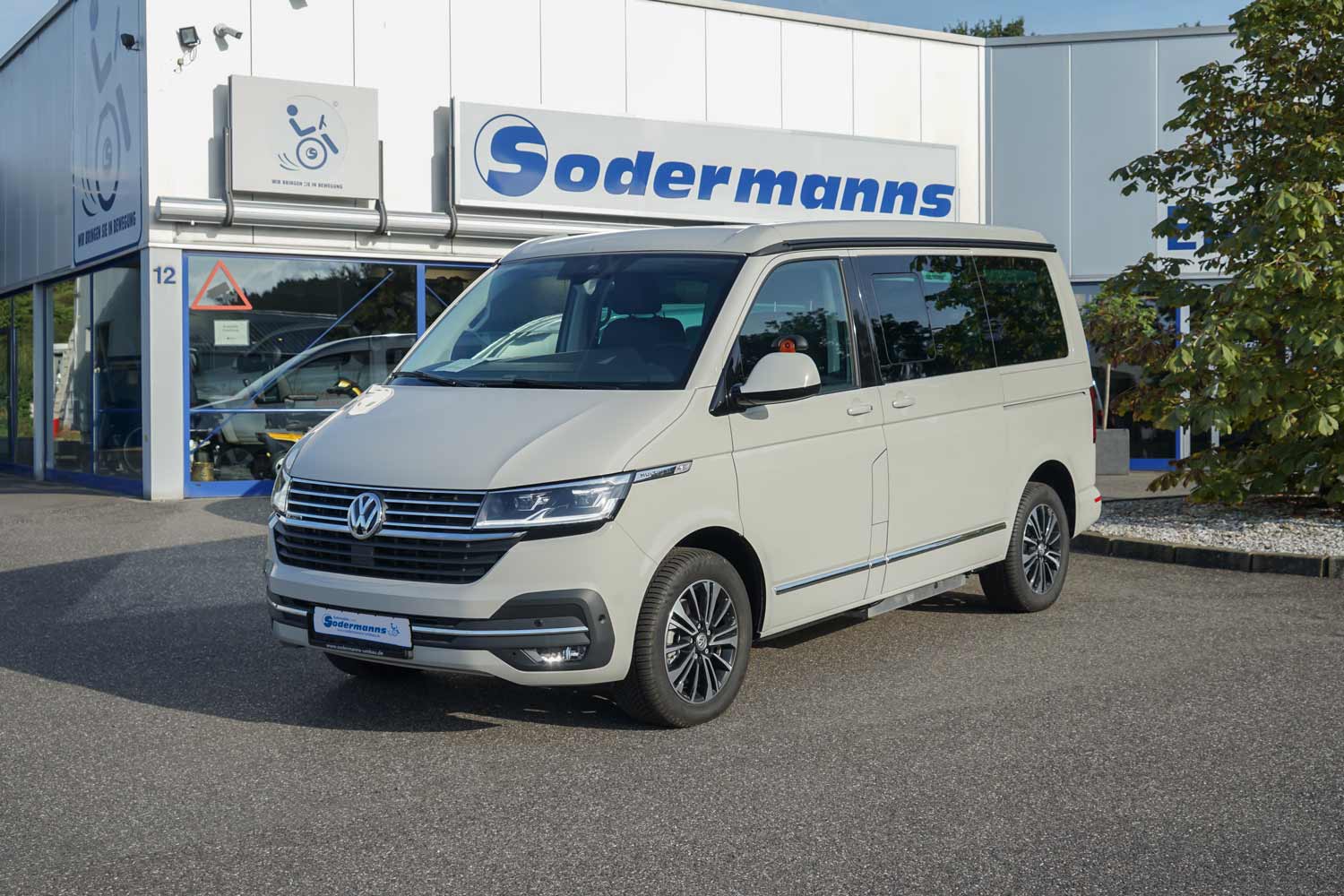 Dacherhöhung, behindertengerechter VW T6.1, Transferkonsole, Rollstuhlplatz, Sodermanns
