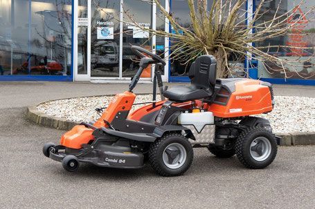 Sonderumbauten, Aufsitzrasenmäher für Menschen mit Behinderung, Sodermanns