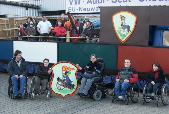 Karnevalswagen, Barrierefrei, Karneval, Kamellewurfmaschine, elektrischer Hublift, behindertengerechte Toilette, Sonderumbau, Sodermanns