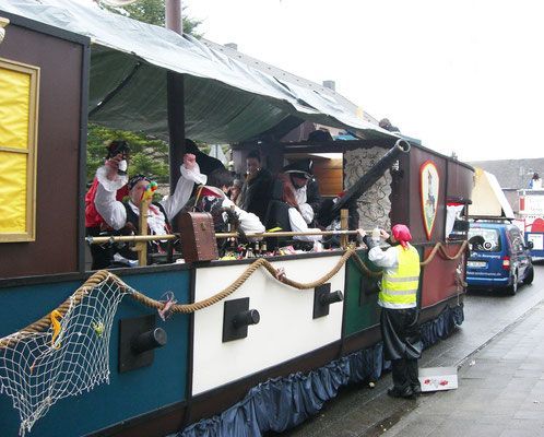 Karnevalswagen, Barrierefrei, Karneval, Kamellewurfmaschine, elektrischer Hublift, behindertengerechte Toilette, Sonderumbau, Sodermanns