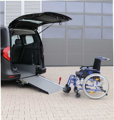 Behindertengerechter Mercedes Citan, Heckeinstieg, behindertengerechter Fahrzeugumbau, Sodermanns