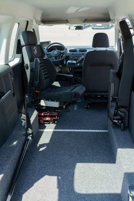 Behindertengerechter Volkswagen Caddy, Selbstfahrerumbau, Space Drive, 4 Wege Joystick, Sprachsteuerung, Transferkonsole, elektrische Rampe, Heckeinstieg, Sodermanns