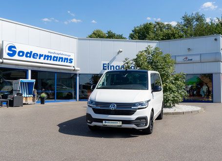 Behindertengerechter Volkswagen T6.1, Selbstfahrerumbau, Lenkhilfe, Leichte Lenkung, Scooterboy, Touchpad, Sprachsteuerung, Bleeper, Heckklappenöffner, Fahrertüröffner, Sodermanns