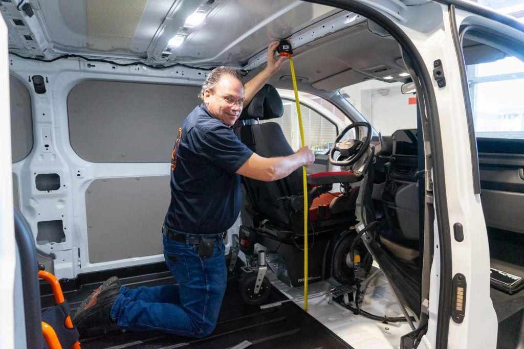 Ford-Transit-Custom-Seite-Innenraum-Chef Behindertengerechter Ford Transit Custom 2024, Sodermanns