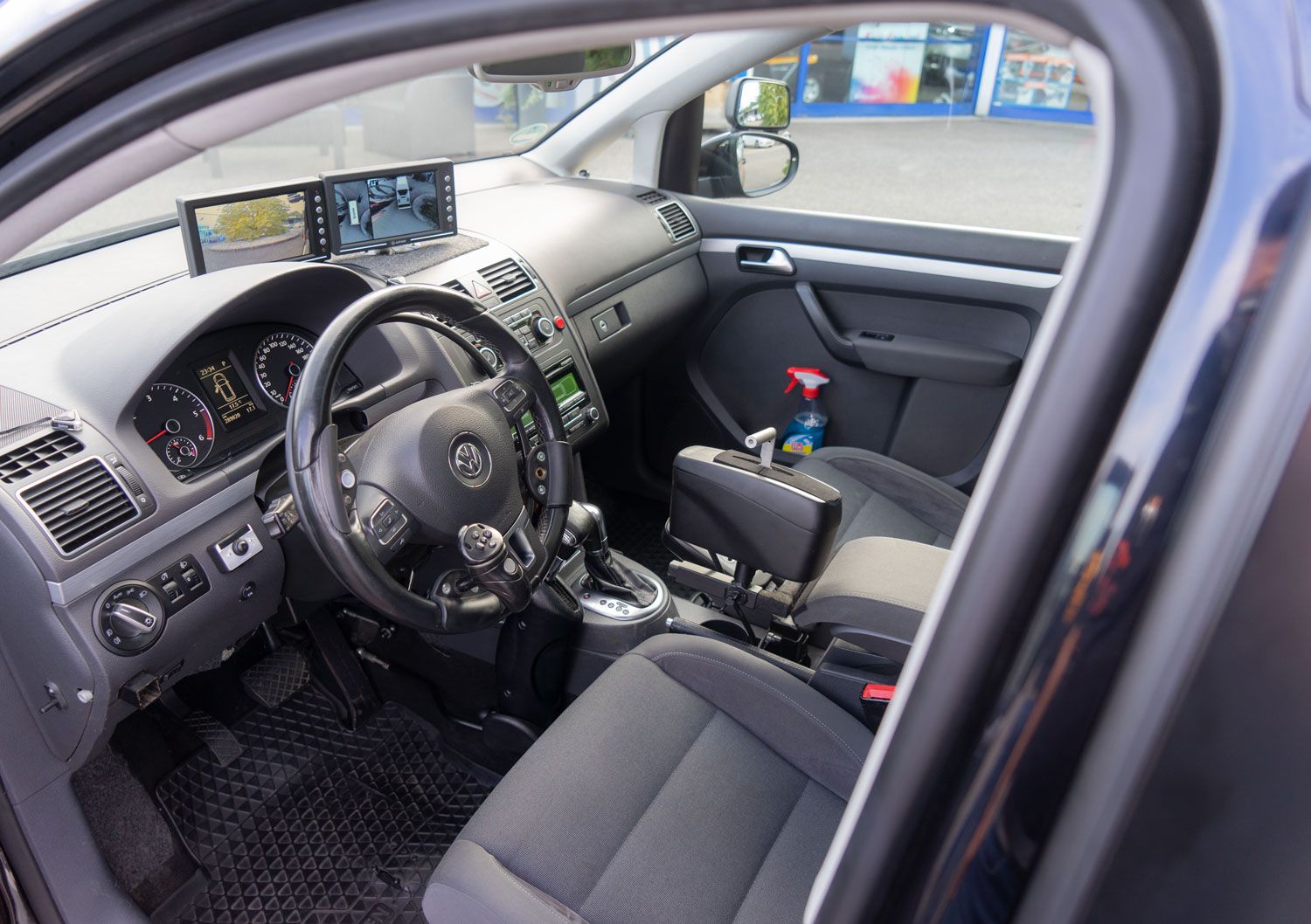 Behindertengerechter Fahrschulwagen, Fahrassistentsysteme