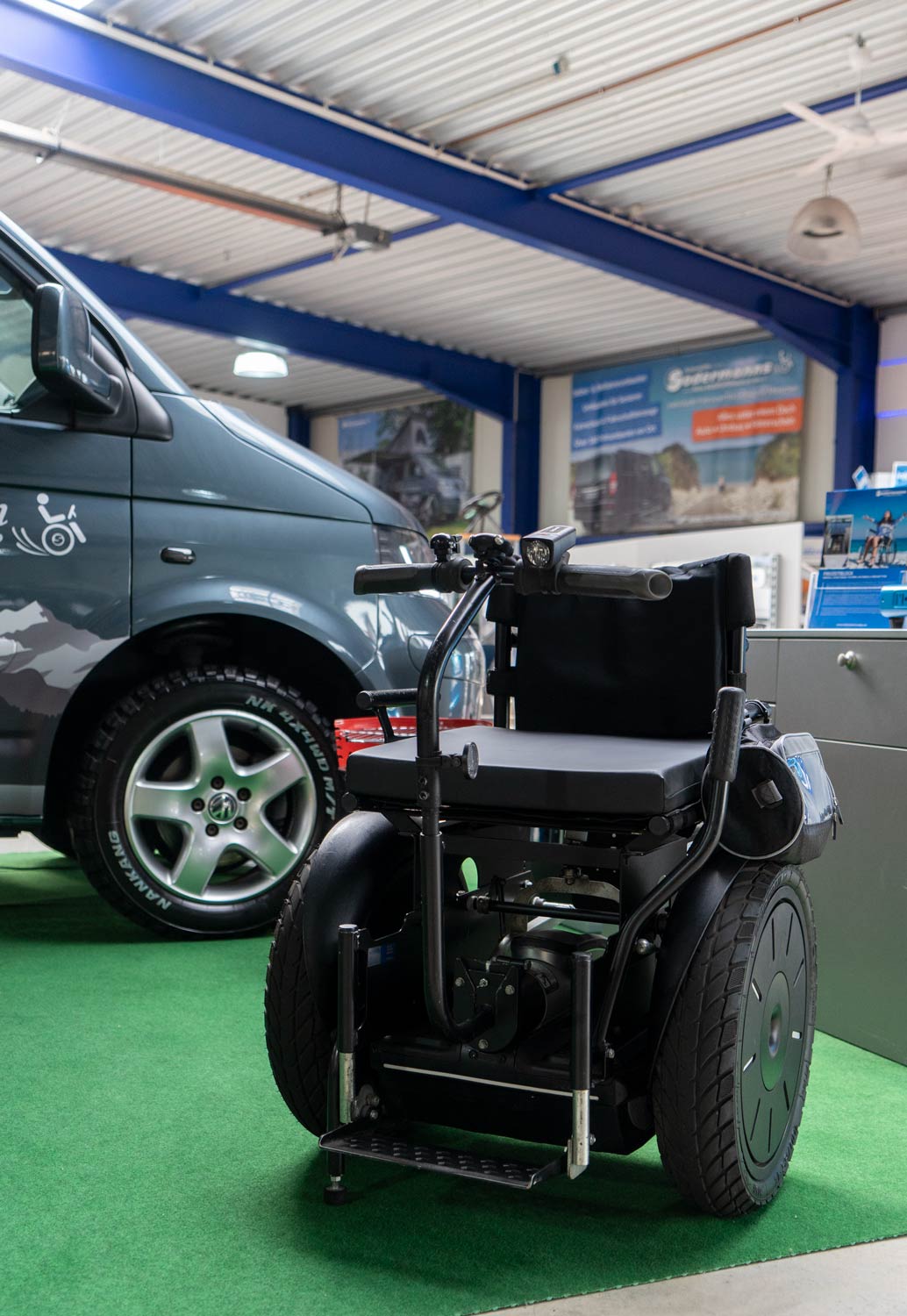 Bi Go, Elektro-Rollstuhl auf Segway Basis, behindertengerecht, Handicap, Sodermanns