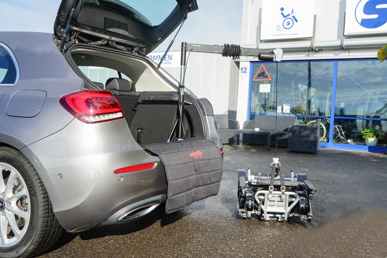 Carolift, Rollstuhlverladesystem, behindertengerechter Rollstuhlkran, Handicapumbau, Sodermanns