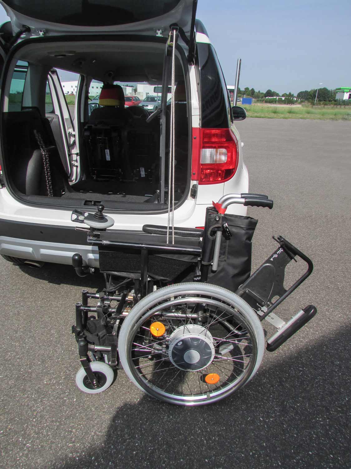 Carolift 90, Rollstuhlverladesystem, behindertengerechter Rollstuhlkran, Handicapumbau, Sodermanns