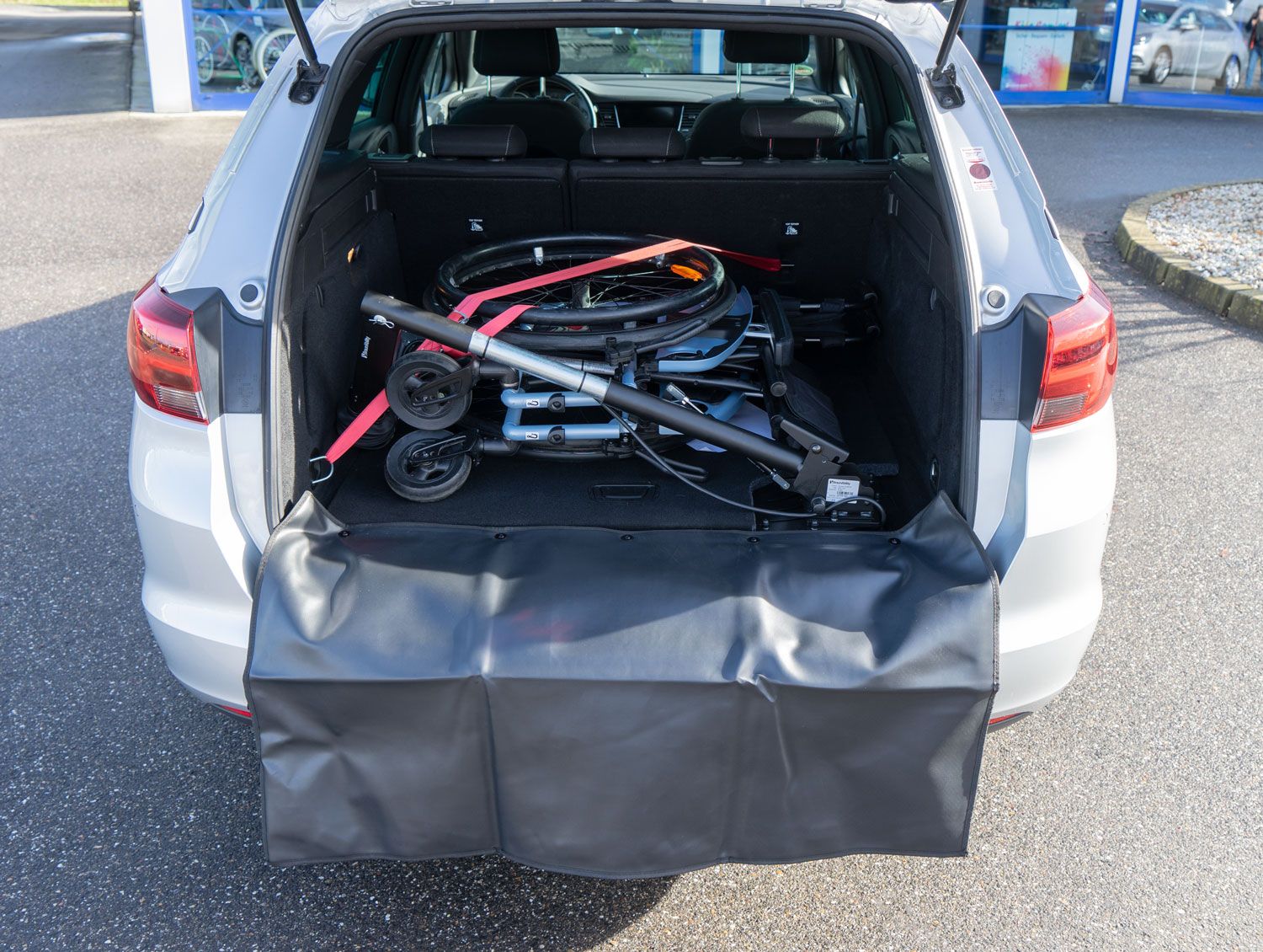 Carolift, Rollstuhlverladesystem, behindertengerechter Rollstuhlkran, Handicapumbau, Sodermanns