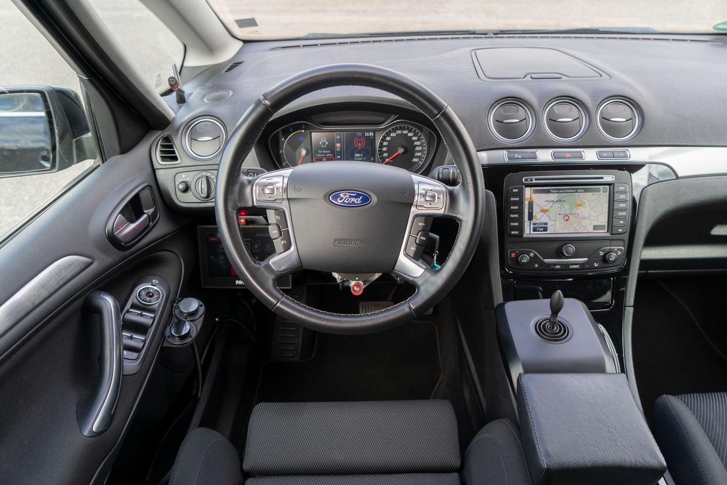 Behindertengerechter Ford S-Max, Selbstfahrerumbau, Mietwagen, Space Drive, 2 Wege Joystick, Fußlenkung, Sodermanns