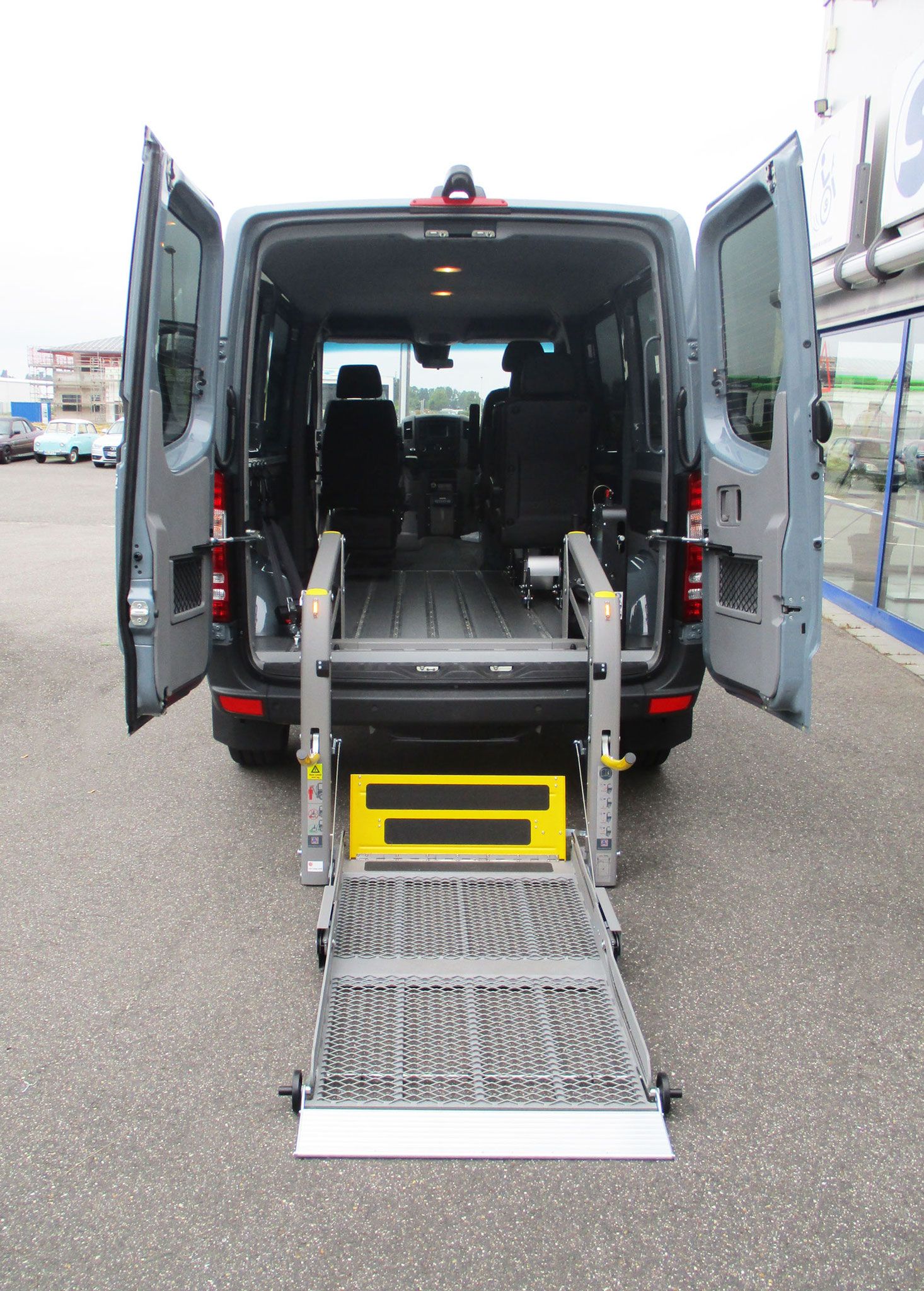 Linear Hub-Hebelift AL1, Einstiegshilfe, behindertengerechter Fahrzeugumbau, Sodermanns