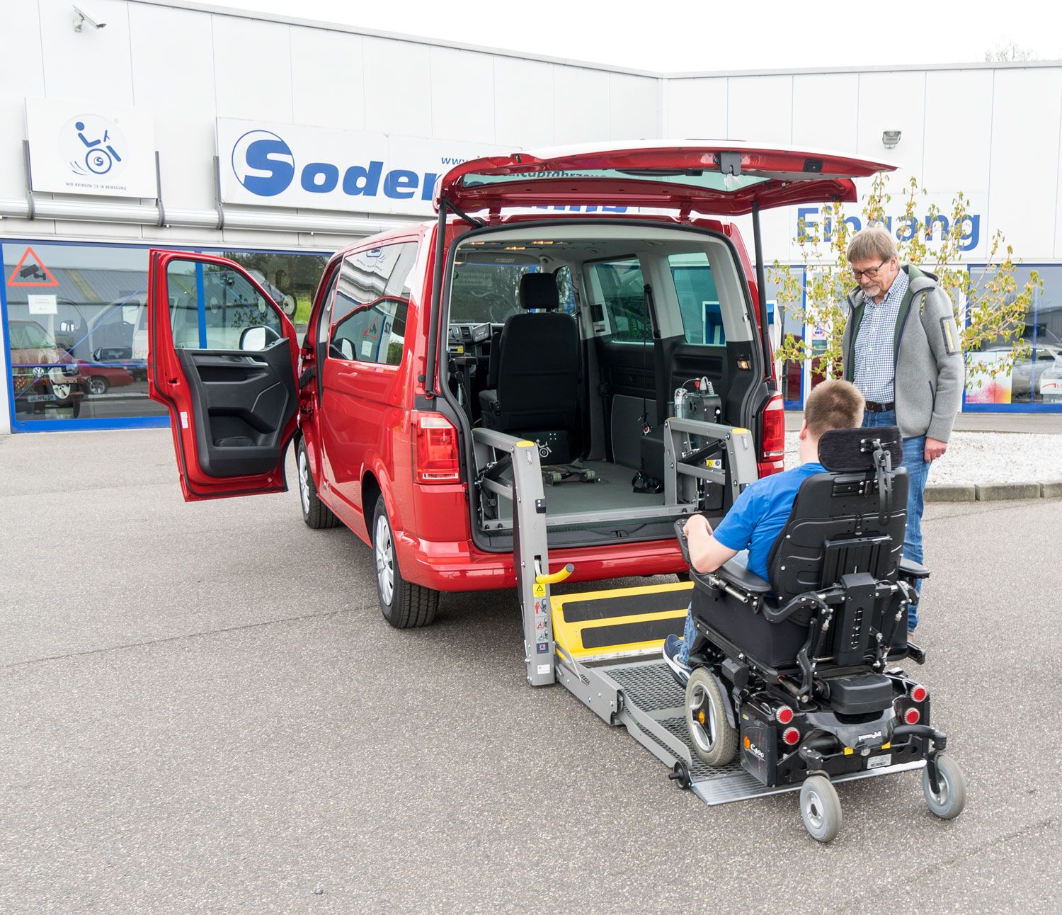 Linear Hub-Hebelift AL1, Einstiegshilfe, behindertengerechter Fahrzeugumbau, Sodermanns