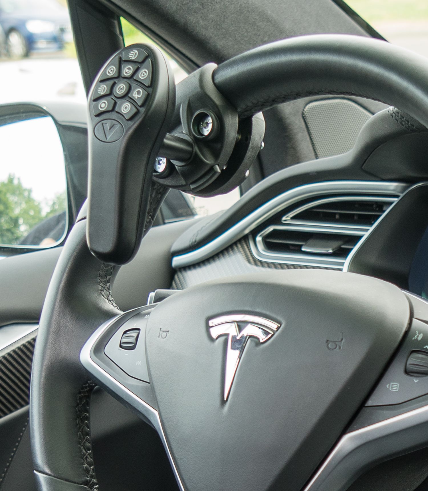 MFD, Multifunktionslenkraddrehknauf, Handbediengerät, behindertengerechter Fahrzeugumbau, Sodermanns