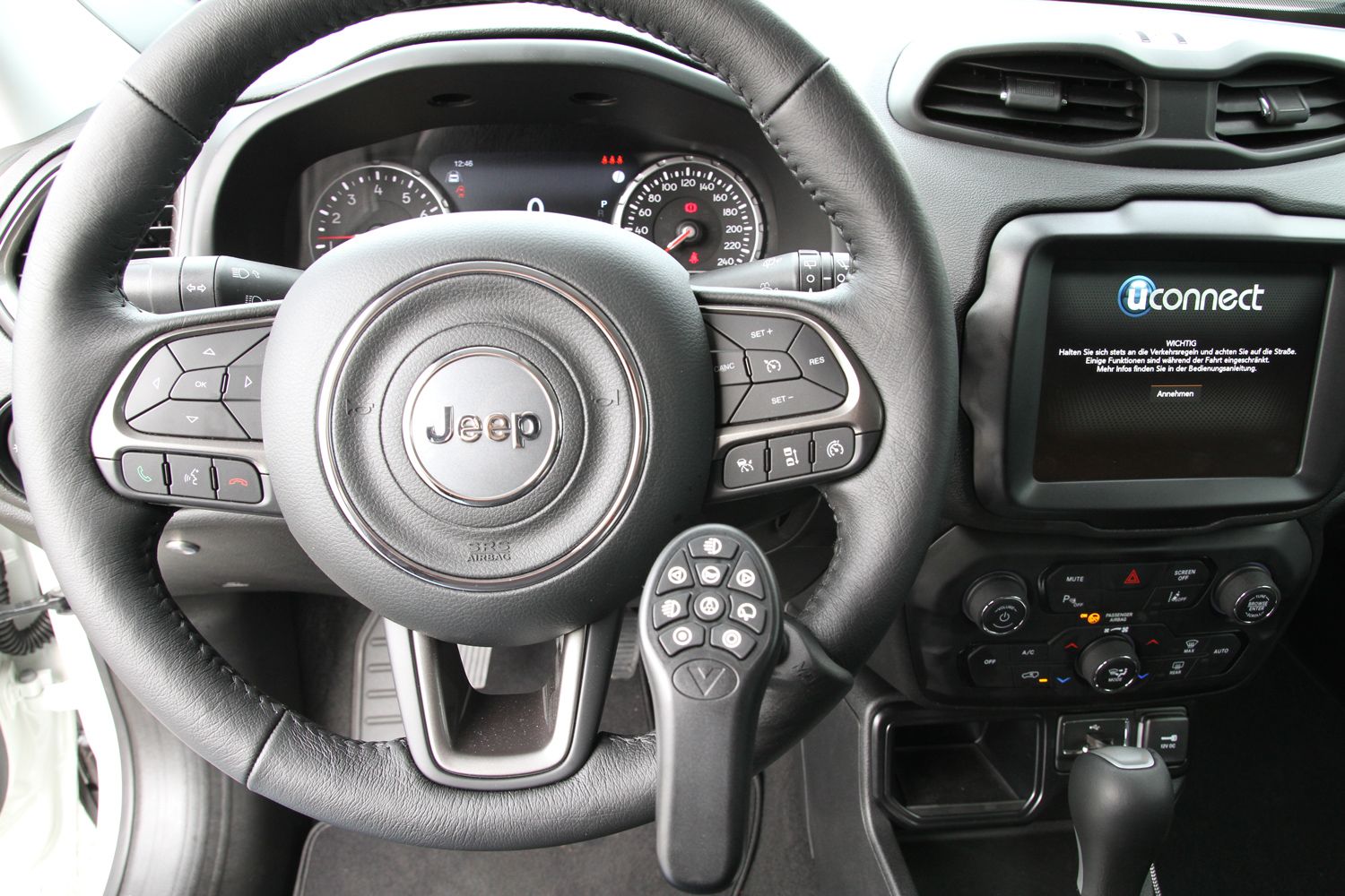 MFD, Multifunktionslenkraddrehknauf, Handbediengerät, behindertengerechter Fahrzeugumbau, Sodermanns