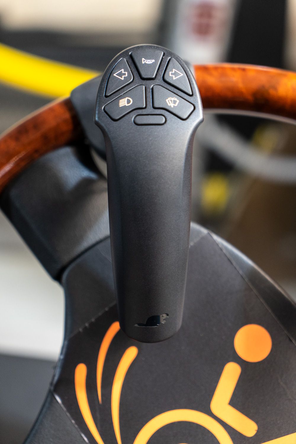 MFD, Multifunktionslenkraddrehknauf, Handbediengerät, behindertengerechter Fahrzeugumbau, Sodermanns