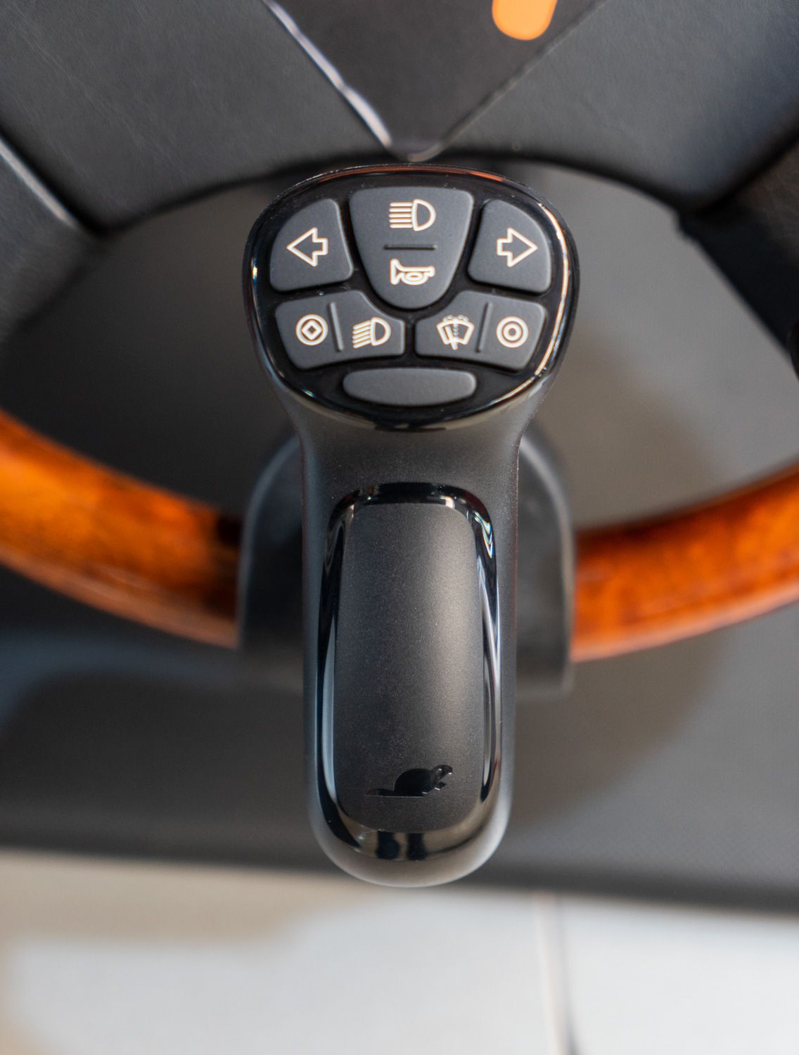 MFD, Multifunktionslenkraddrehknauf, Handbediengerät, behindertengerechter Fahrzeugumbau, Sodermanns