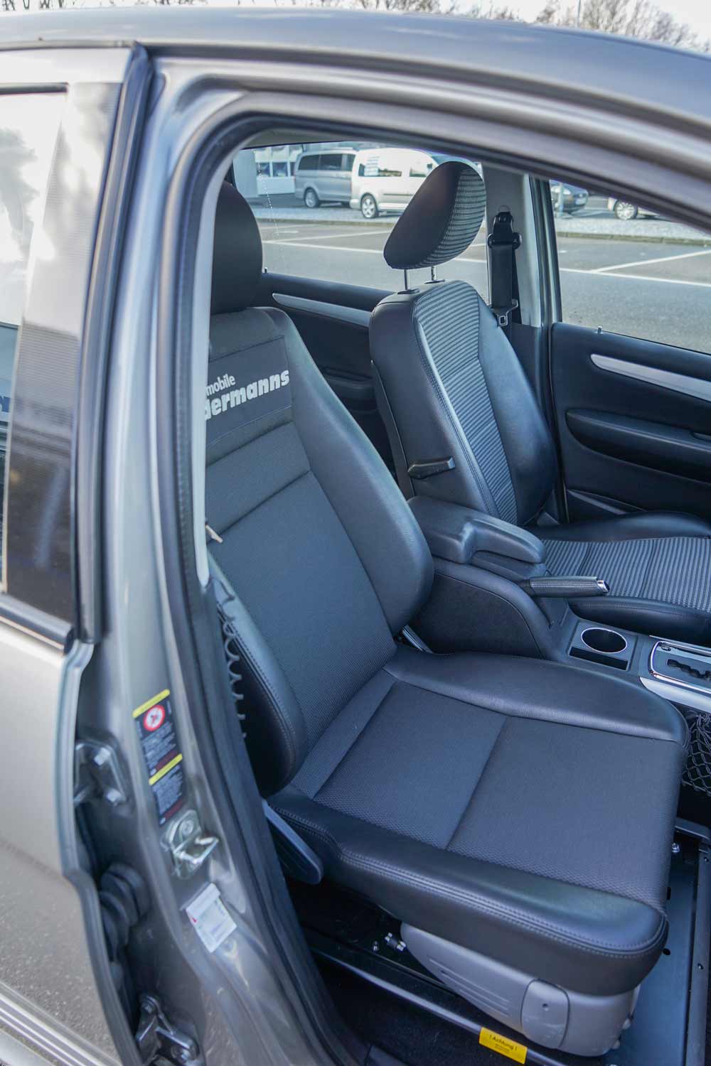 Behindertengerechter Mercedes Benz B-Klasse Sports Tourer, Mietwagen, Beifahrerumbau, Sodermanns