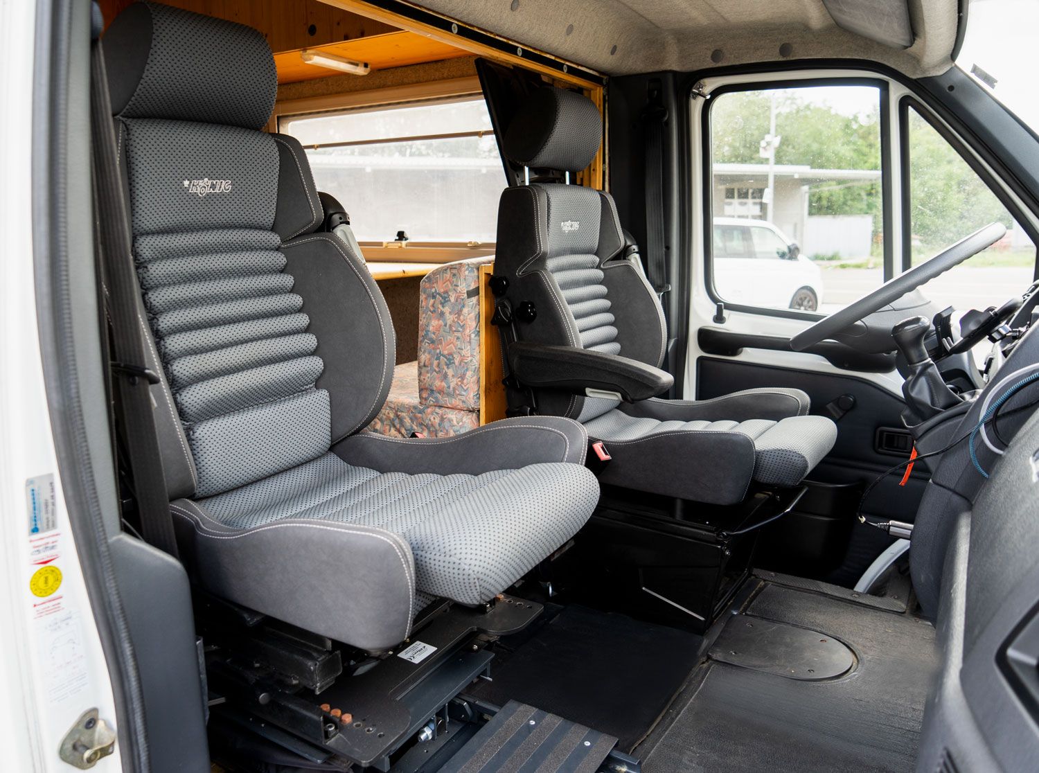 Behindertengerechtes Fiat Ducato Wohnmobil Reha Camper