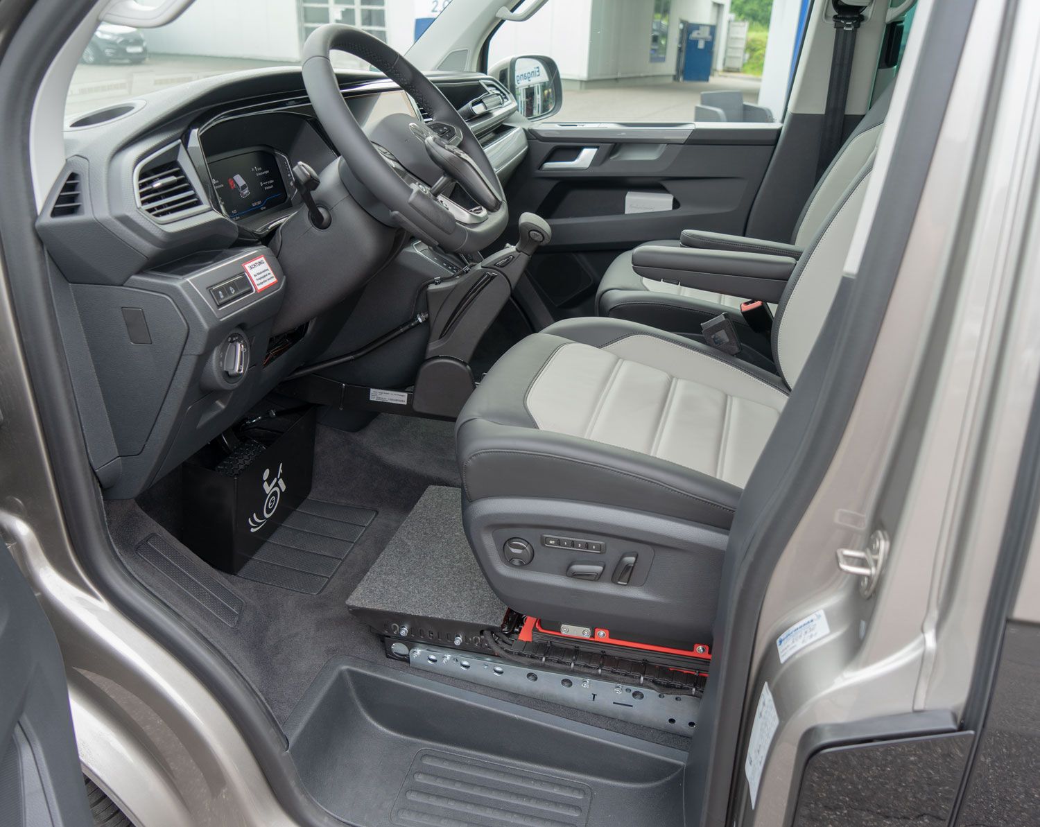 6-Wege-Konsole, Transferkonsole, behindertengerechter Fahrzeugumbau Sodermanns