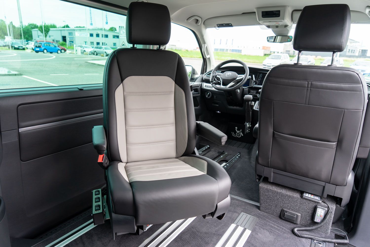 6-Wege-Konsole, Transferkonsole, behindertengerechter Fahrzeugumbau Sodermanns