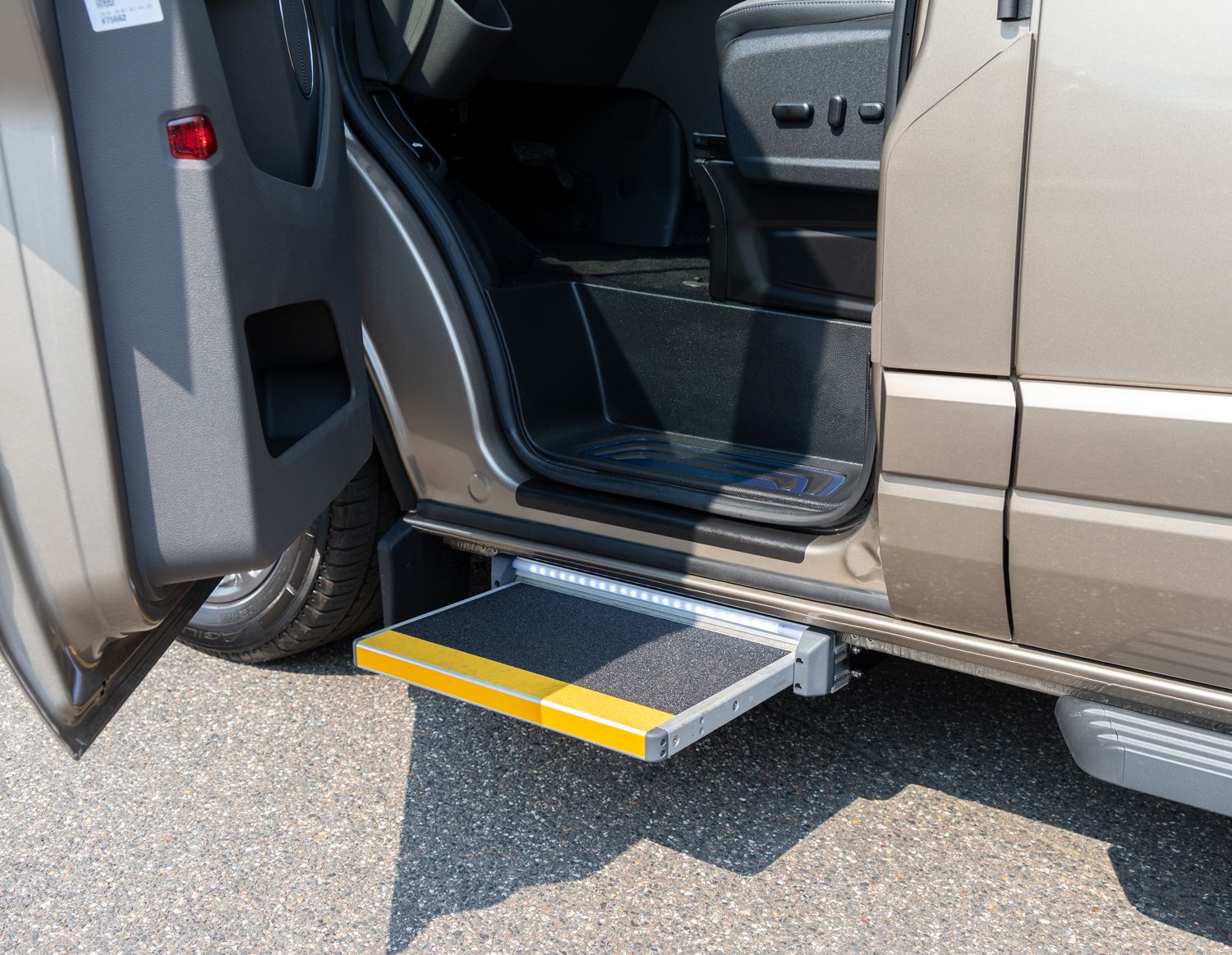 Trittstufe, Einstiegshilfe, behindertengerechter Fahrzeugumbau, Sodermanns