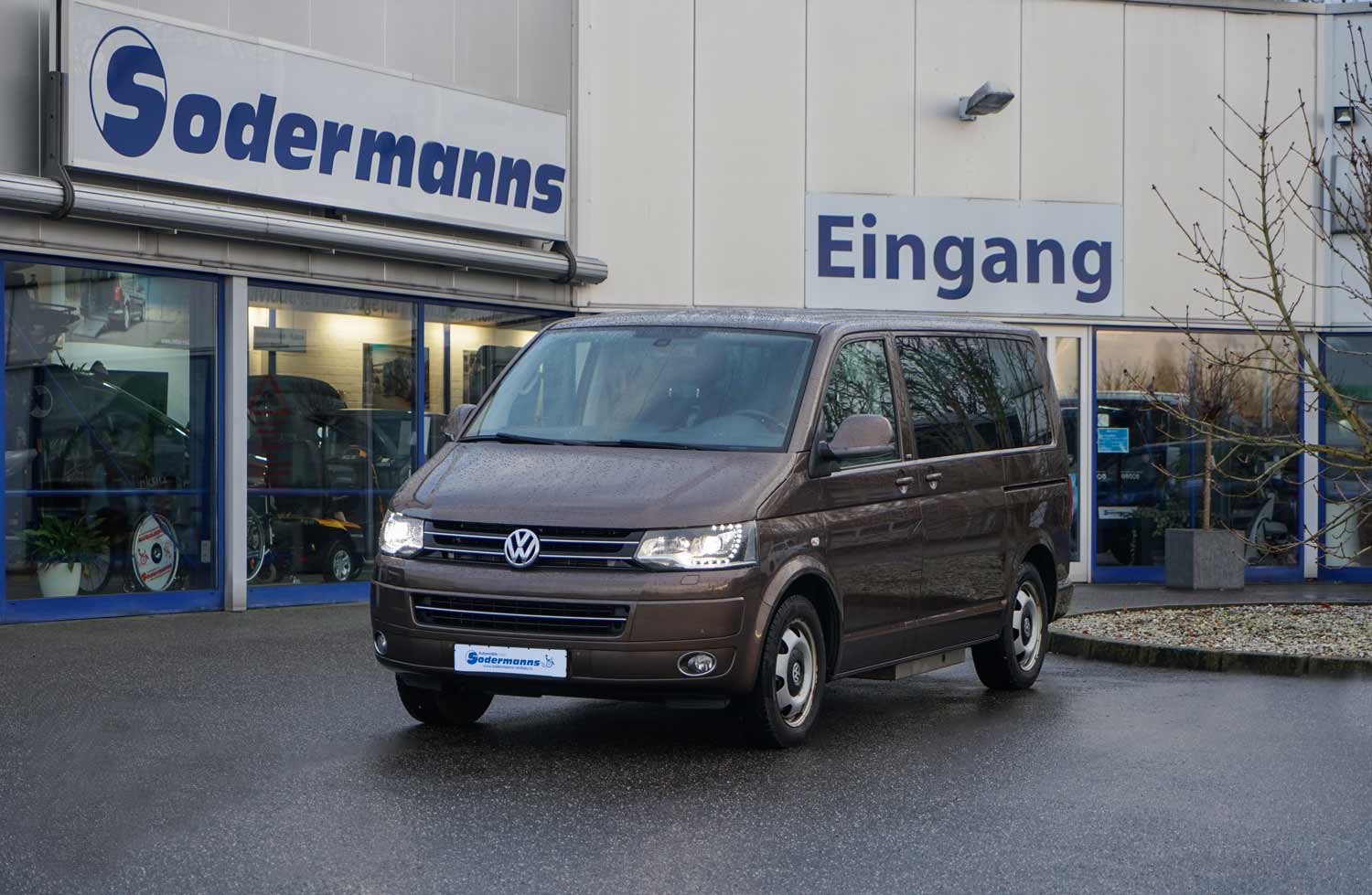 Behindertengerechter Volkswagen T5 Multivan, Mietwagen, Beifahrerumbau, Sodermanns