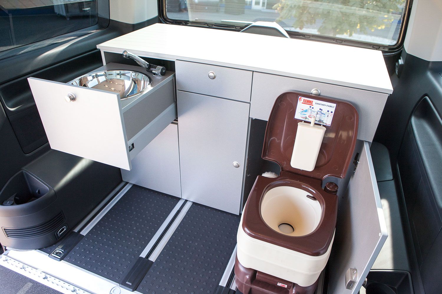 Volkswagen T6 Freizeitmobile, Freemotion Camper, Kassettenlift, Freizeitblock, Toilette, Kochfeld, Waschmöglickeit, Sodermanns