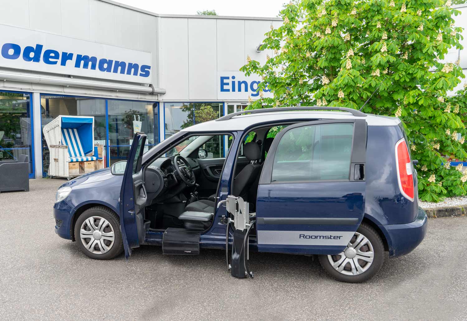 Behindertengerechter Skoda Roomster Mietwagen, Selbstfahrerumbau, Sodermanns