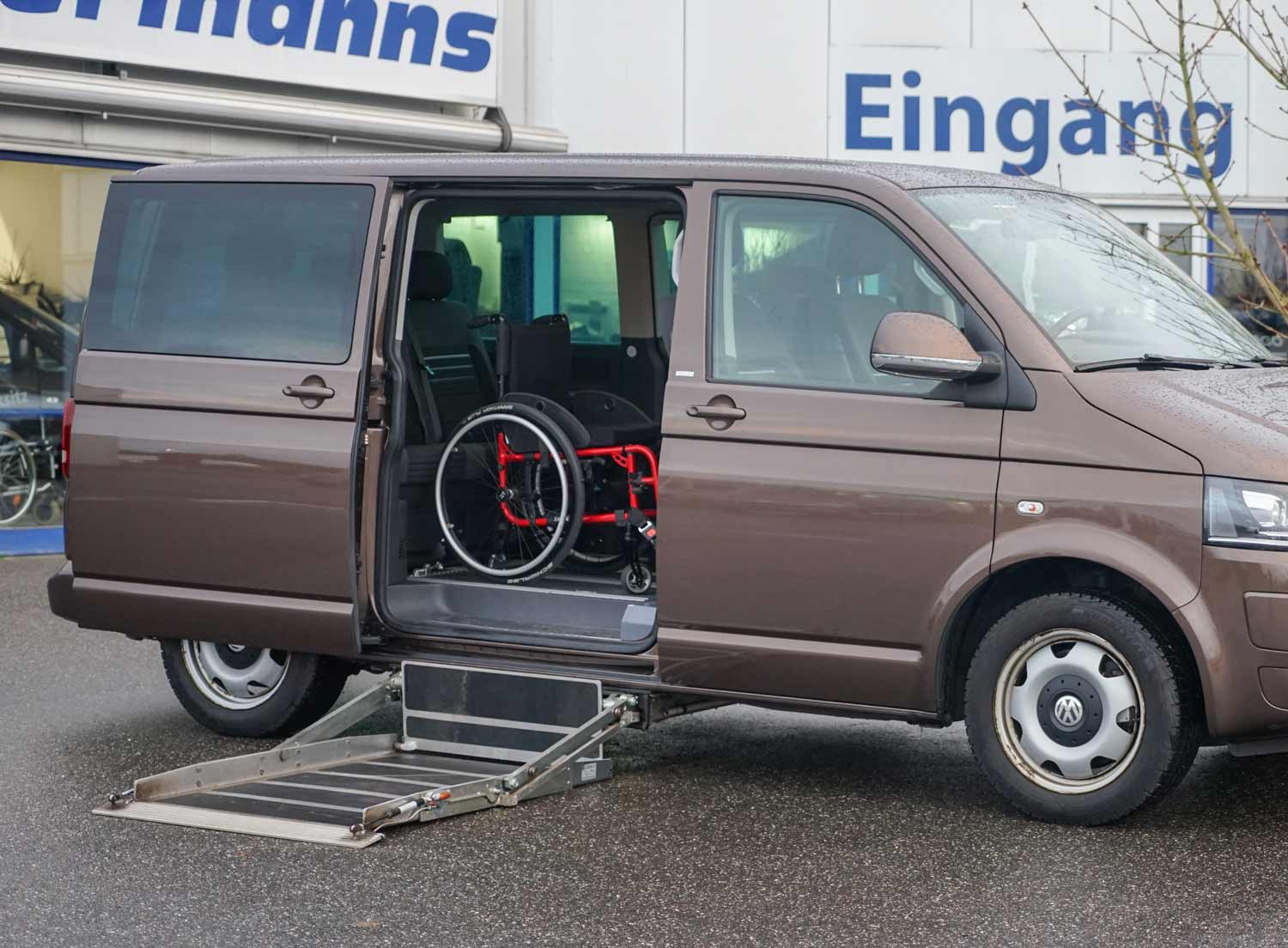 Behindertengerechter Volkswagen T5 Multivan, Mietwagen, Beifahrerumbau, Sodermanns