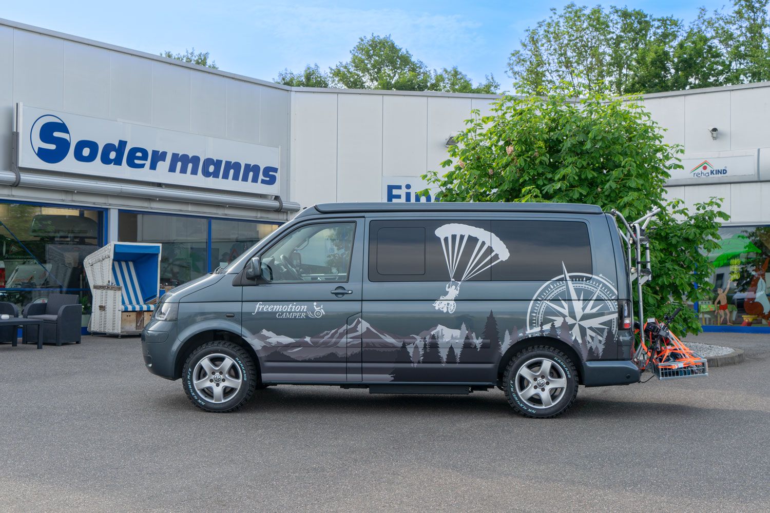 Behindertengerechtes Reisemobil, Wohnwagen, Camping mit Rollstuhl, Freemotion Camper, Sodermanns