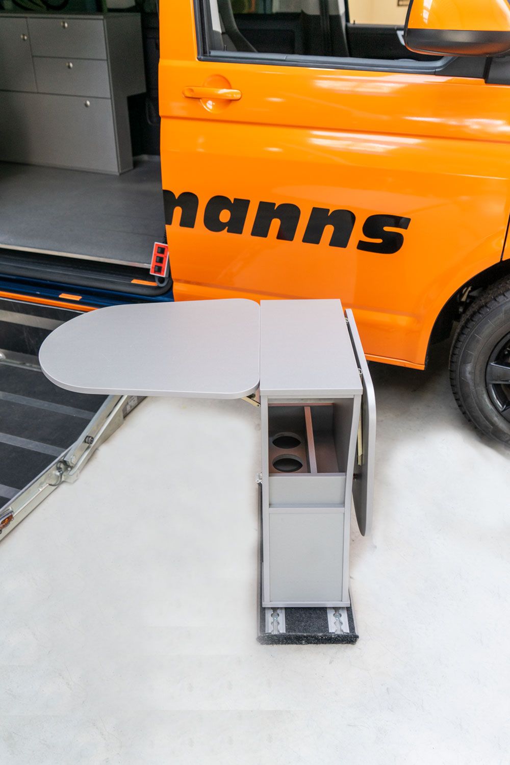 Butterfly Tisch, klappbar, Camping mit Handicap, Smartfloorboden, Ablagefach, Sodermanns