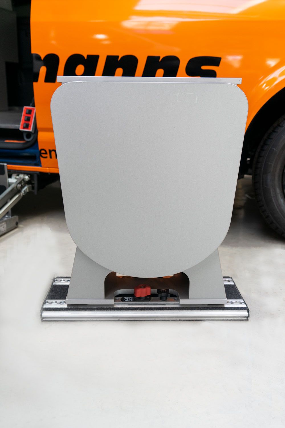 Butterfly Tisch, klappbar, Camping mit Handicap, Smartfloorboden, Ablagefach, Sodermanns