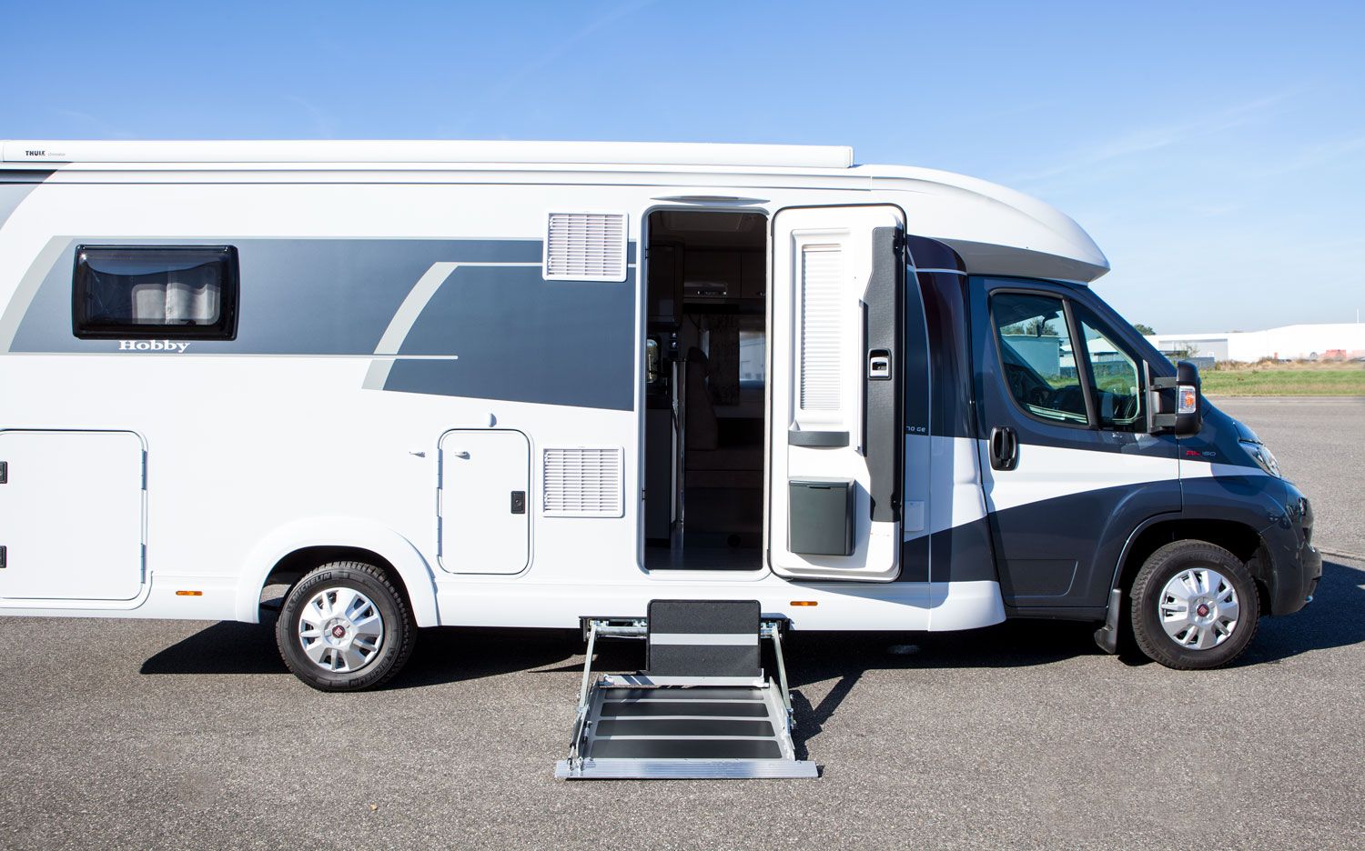 Unterflur Kassettenlift, Einstiegshilfe, behindertengerechter Fahrzeugumbau, Sodermanns