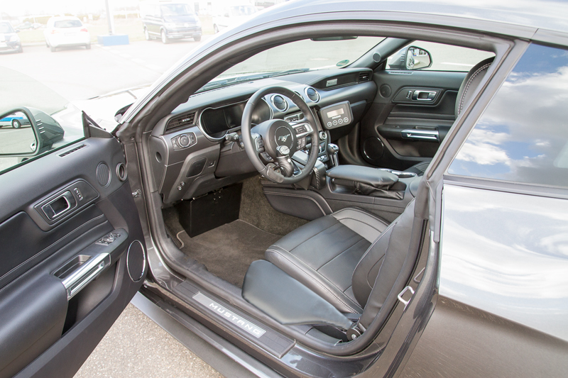 Behindertengerechter Ford Mustang 5.0 V8 GT Selbstfahrerumbau, Einbau Elektronik