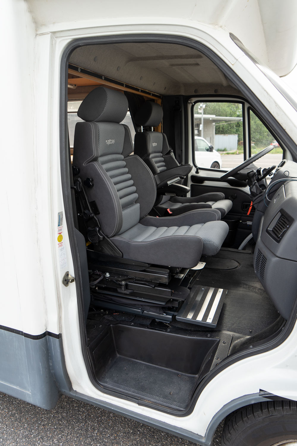 Behindertengerechtes Fiat Wohnmobil, Beifahrerumbau, Hub Schwenksitz, Sodermanns