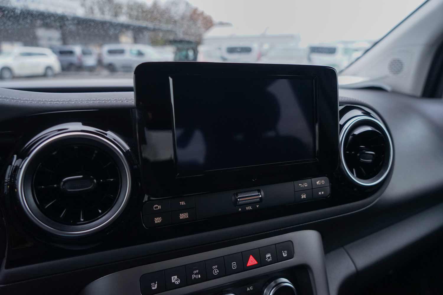 Behindertengerechter Mercedes Benz T180, Turny Evo, Hub- Schwenksitz