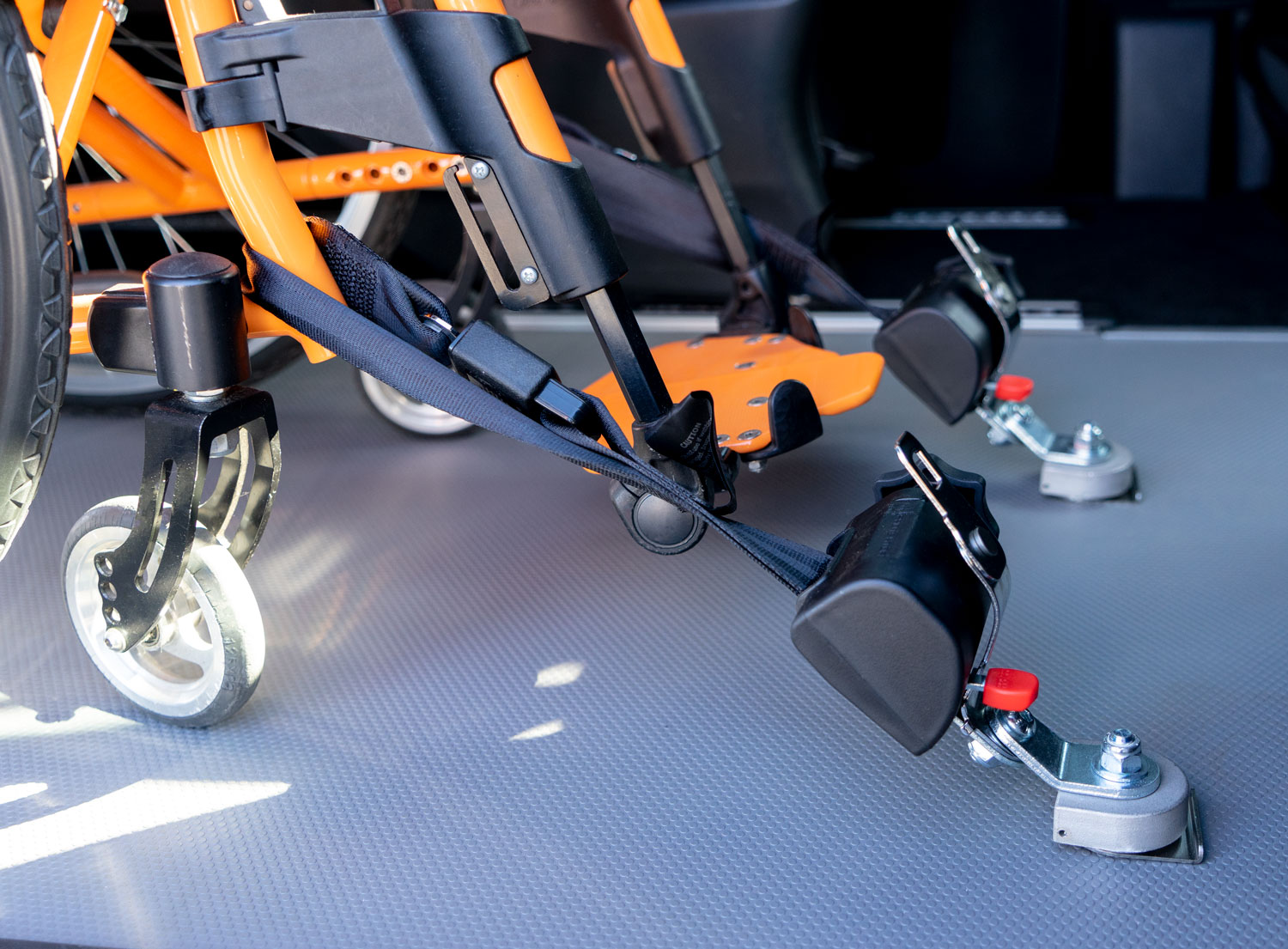 Behindertengerechte Mercedes Benz V Klasse 220 CDI, Beifahrerumbau, Sodermanns